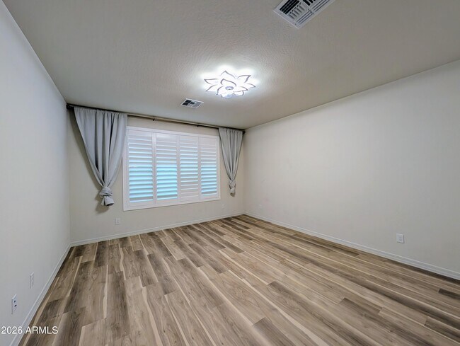 Building Photo - 5902 N 86th Dr