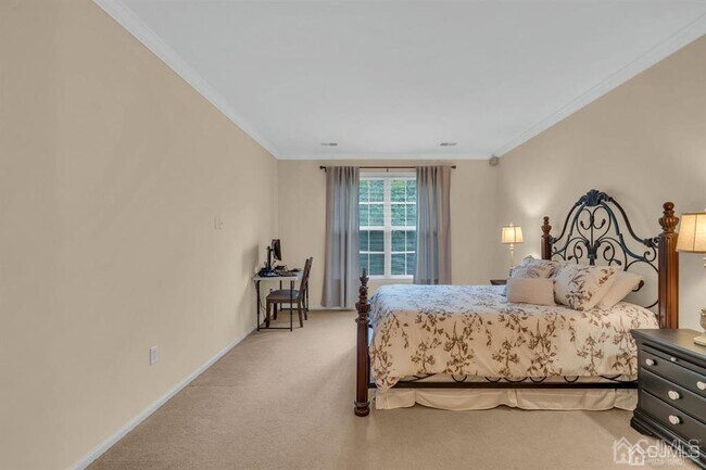 Building Photo - 548 St Andrews Pl