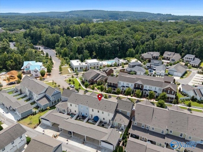 Building Photo - 38 Pine St