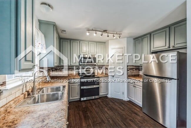 Building Photo - 15820 Flat Rock Ct NW