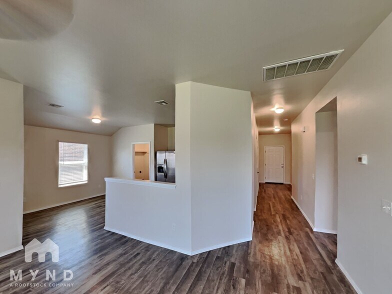 Building Photo - 4200 Umbria Rd