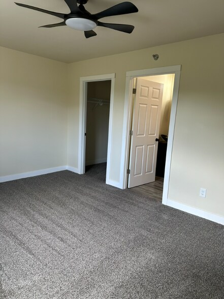 Building Photo - 16899 S 12th St