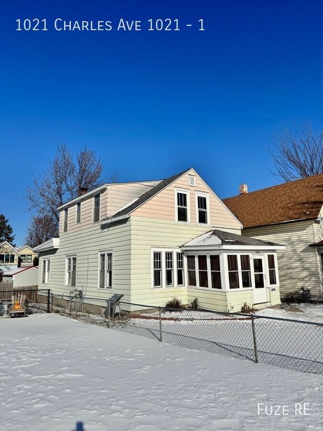 Building Photo - 1021 Charles Ave