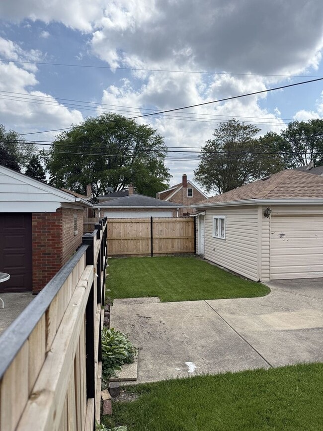 Building Photo - 3725 W 80th St