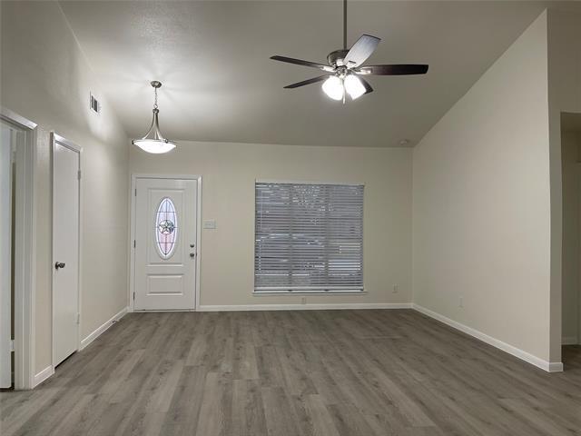 Building Photo - 2113 Glencrest Ln