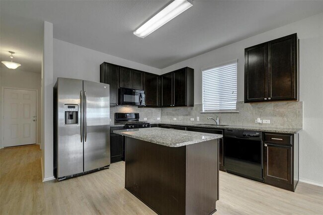 Building Photo - 195 Sundown Ave