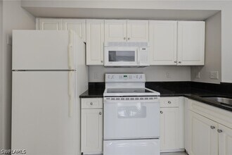 Building Photo - 1265 Wildwood Lakes Blvd