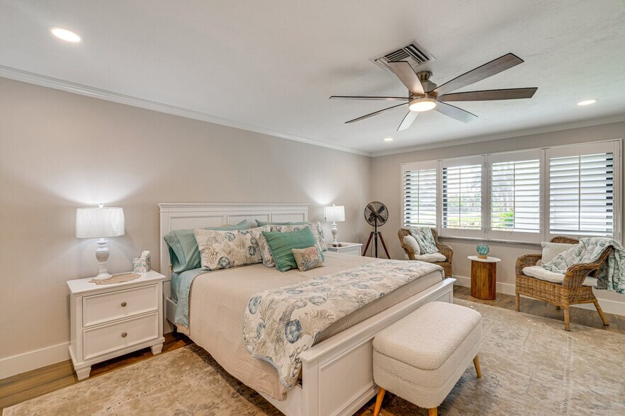 Building Photo - 11599 Island Ave