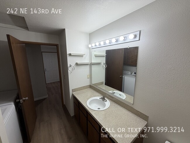 Building Photo - 242 NE 143rd Ave
