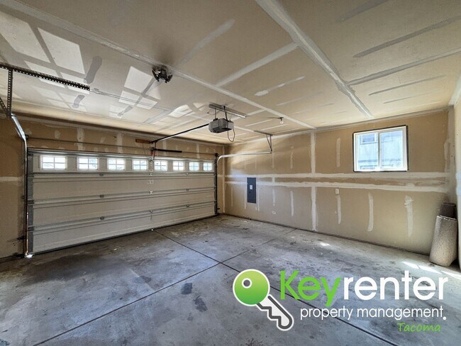 Building Photo - Spacious 3-Bedroom Home for Rent in Seclud...