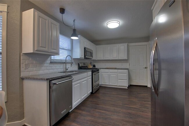 Building Photo - 2924 Canyon Oaks Ct