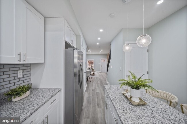 Building Photo - 328 S Macon St.