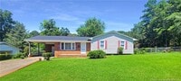 Building Photo - 1086 Essex Pl