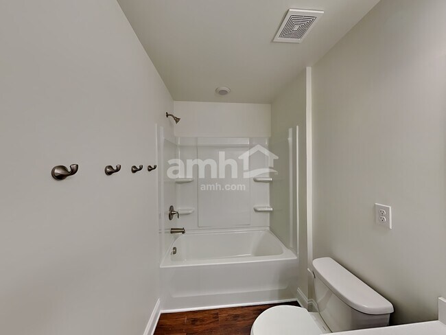 Building Photo - 1127 Amberly Wy