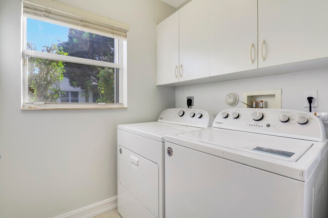 Building Photo - 11351 Majestic Acres Terrace