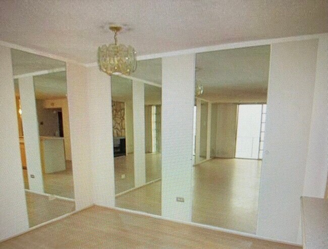 Dinning Room - 421 S La Fayette Park Pl