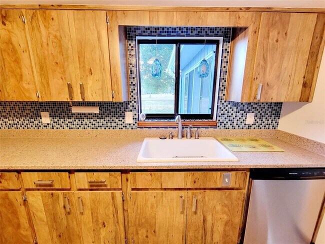 Building Photo - 9760 SW 101st Ln