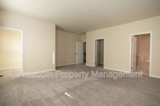 Building Photo - 7408 Brunson Cir