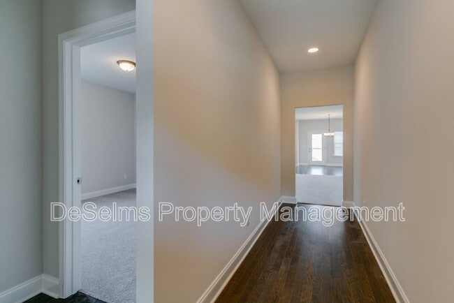 Building Photo - 139 Crabourne Dr