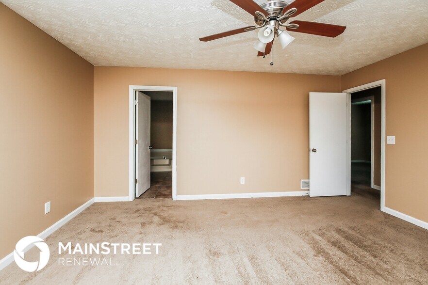 Building Photo - 5561 Deerfield Pl