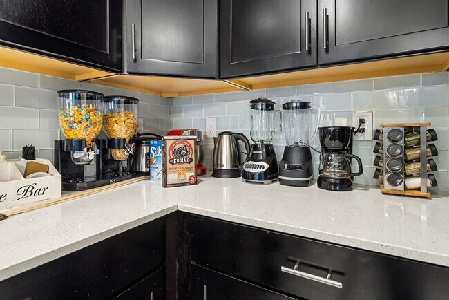 Building Photo - 1605 Maidstone Ct