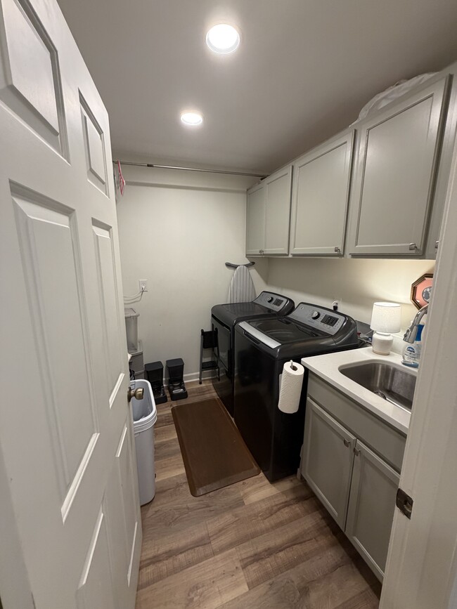 Building Photo - 1946 Corbin Rd