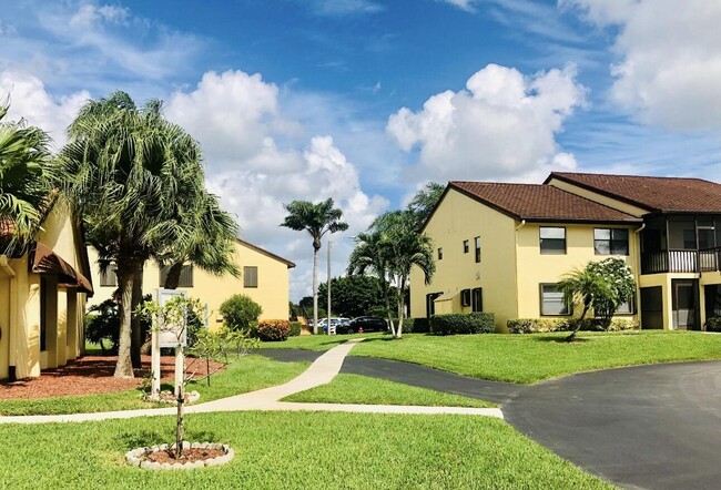 Building Photo - 4695 Lucerne Lakes Blvd E