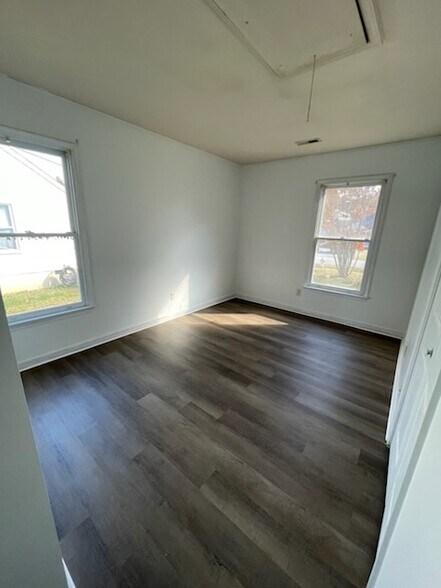 Building Photo - 1426 Maryland Ave