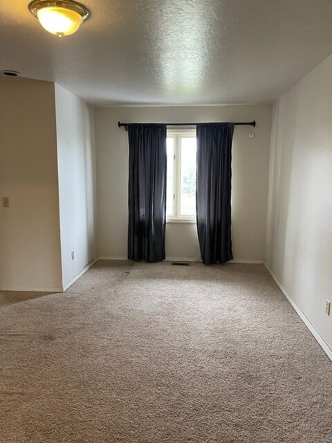 Building Photo - 1035 Seneca Ave