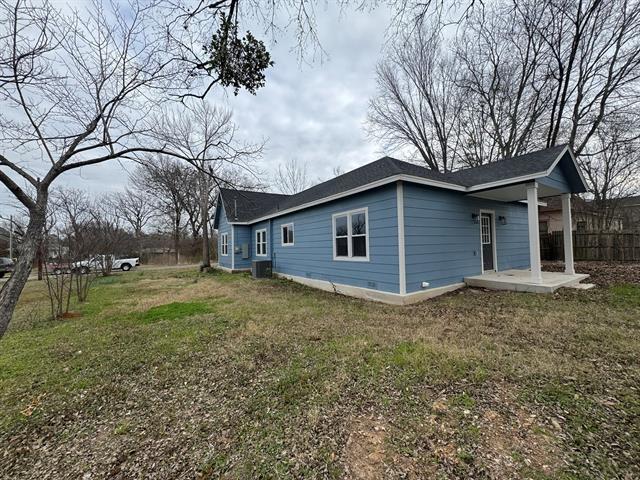 Building Photo - 911 N Spring St