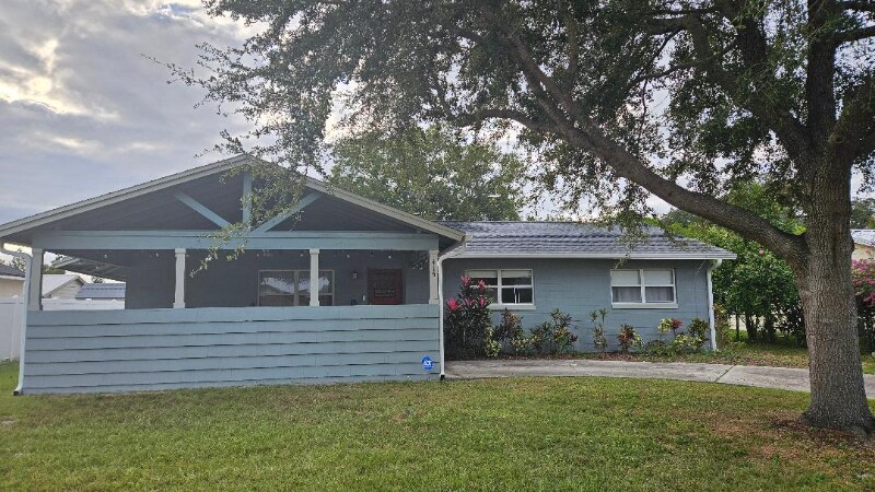 Primary Photo - 415 Lochmond Dr