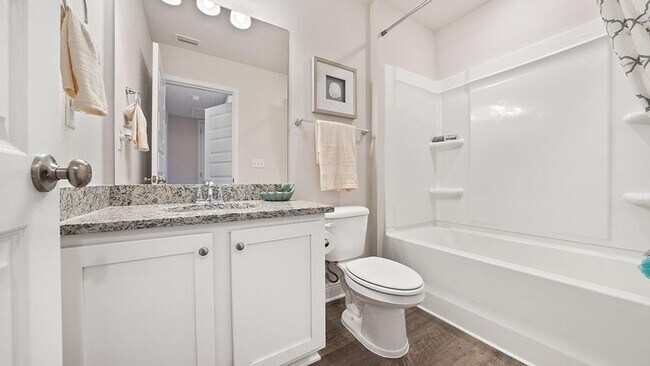 Building Photo - Modern 3BR/2.5BA Home with Open Floor Plan, Granite Counters & 1-Car Garage – Valdosta, GA