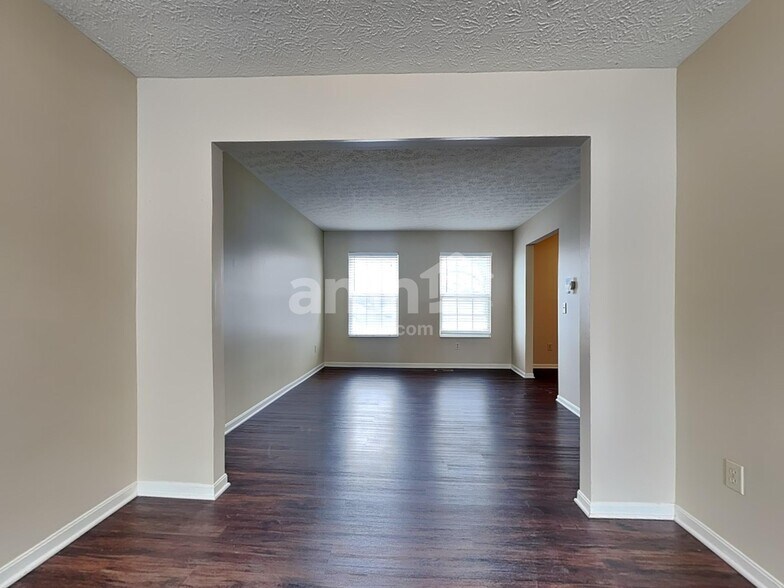 Building Photo - 6947 Autumn Glen Dr