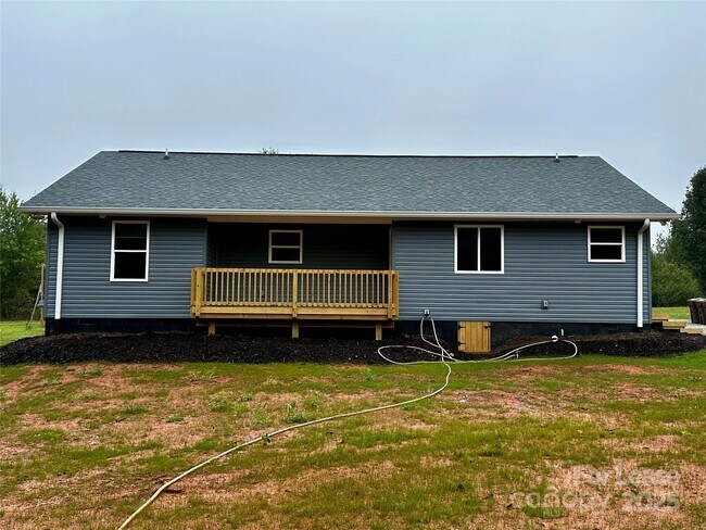 Building Photo - 6431 Little Mountain Rd