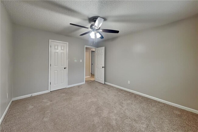 Building Photo - 5 Indian Lake Ct