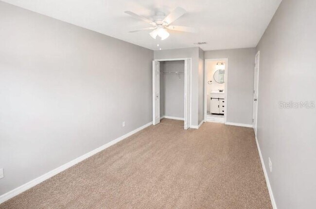 Building Photo - 9919 Turf Ct