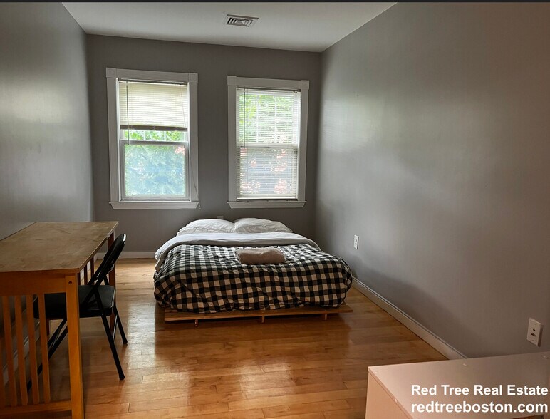 Building Photo - 1778 Commonwealth Ave