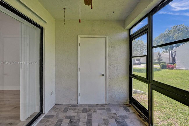 Building Photo - 155 Love Crescent