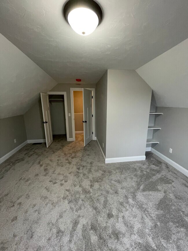 Building Photo - 13 Firefly Ln