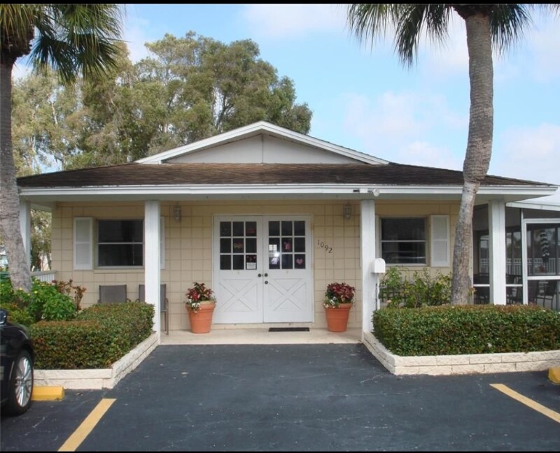 Building Photo - 843 Cambridge Ct