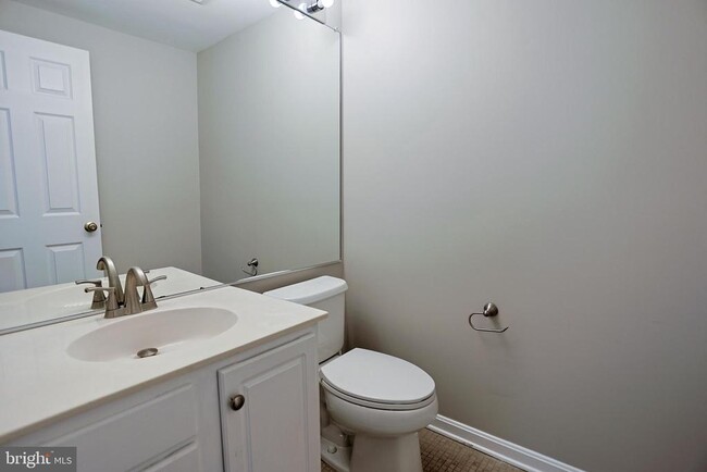 Building Photo - 3641 Bracknell Dr