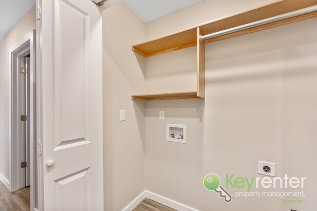 Building Photo - E 69th Ct N Duplex