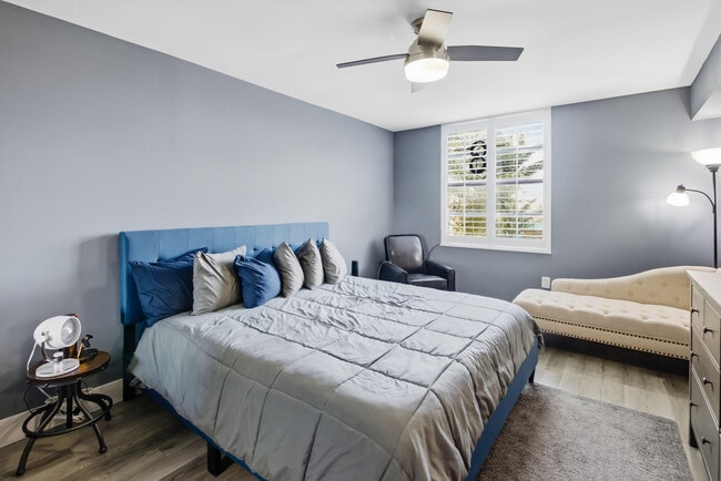 Building Photo - 520 SE 5 Ave