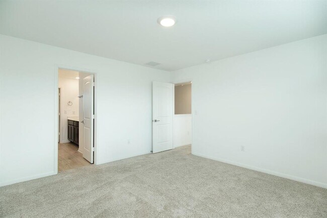 Building Photo - 409 Brody Ln