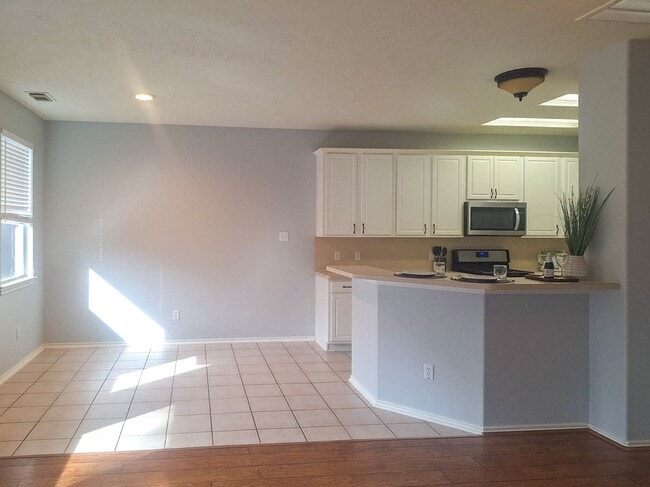 Building Photo - 27 Summer Haze Cir