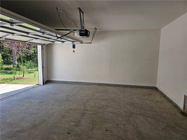 Building Photo - 1666 Eagle Dr