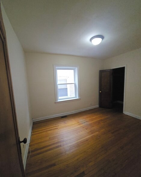 Building Photo - 5525 W Dakin St