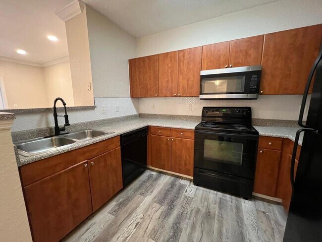 Building Photo - 202 E South St