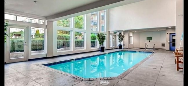 Building Photo - Belltown Court 2 Bedroom 2 Bath Condo with...
