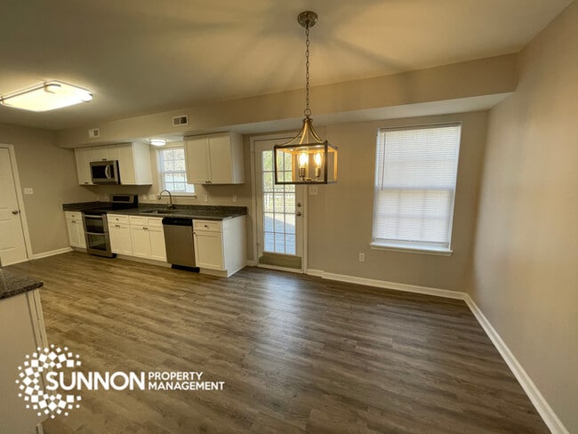 Building Photo - 4 Bed 2.5 Bath in Woodstone with Fenced Yard